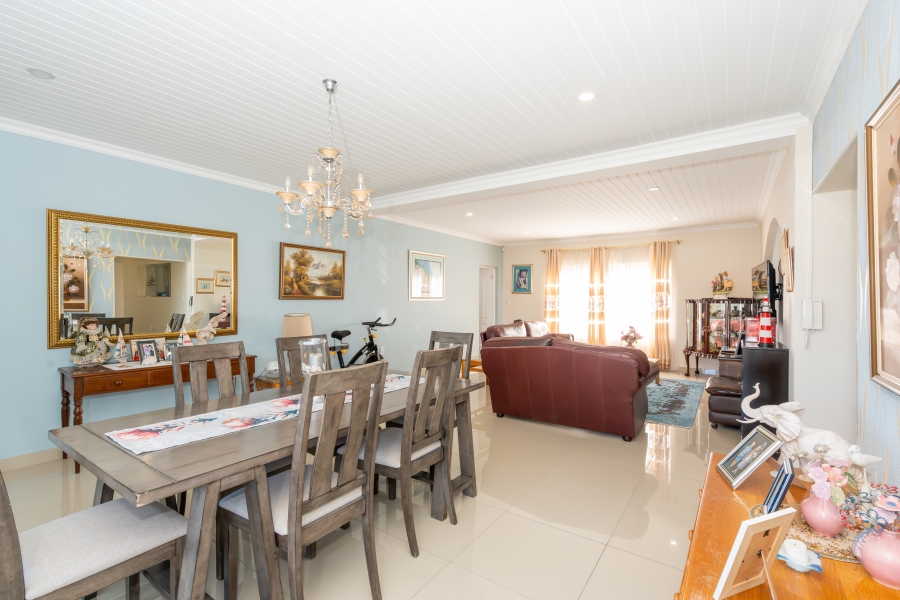 4 Bedroom Property for Sale in Myburgh Park Western Cape